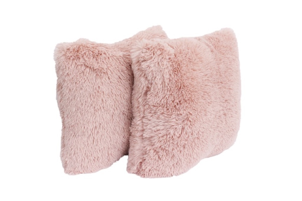 Overstock Throw Pillows {Save Money on Bed and Bath Items}