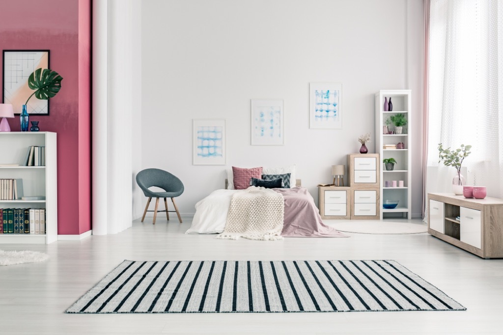 striped carpet, interior design mistakes