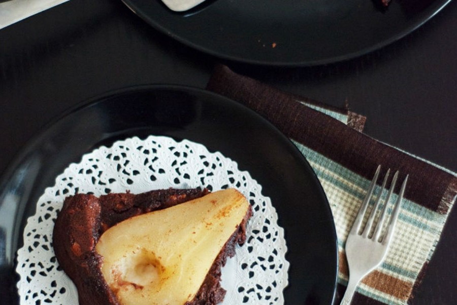 Шоколадный пирог с грушами   | Что приготовить с грушей? 10 интересных рецептов | Her Beauty