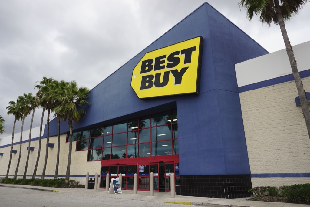 Best Buy exterior {Save Money on Kitchen Appliances}