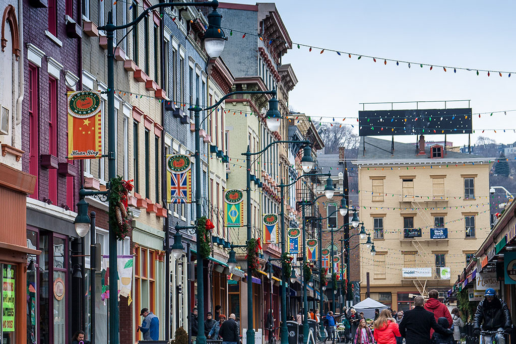 Cincinnati, drunkest cities, best singles scenes, sleepless cities, best drinking water