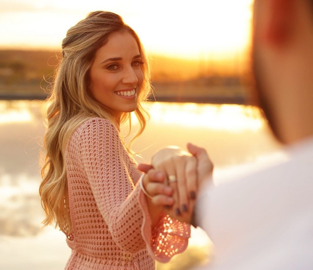 #4 | 10 Señales de Que Él Quiere Que Tu Hagas el Primer Movimiento | Her Beauty