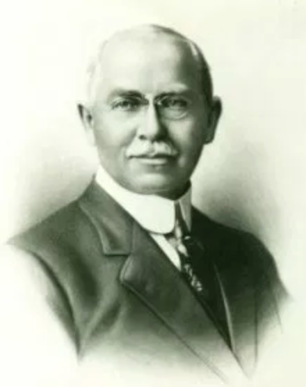 Fearing that Otto had truly moved on, which wouldn’t exactly be good for her financial security, Hedda decided to give things one more shot.