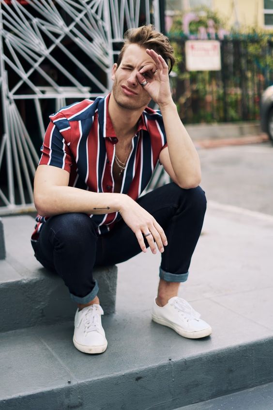 He lacks any real goals or dreams | 6 Signs He's Too Immature for a Relationship | Her Beauty