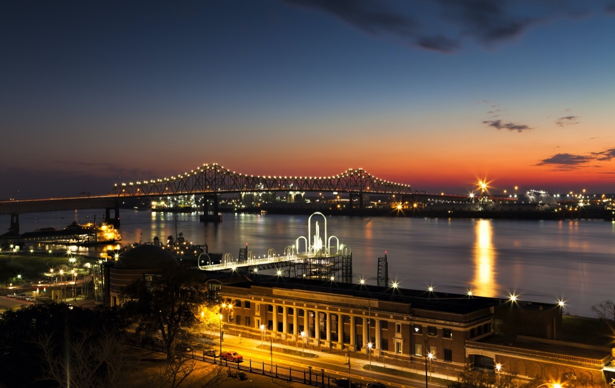 cityscape photo of downtown Baton Rouge, Louisiana at night