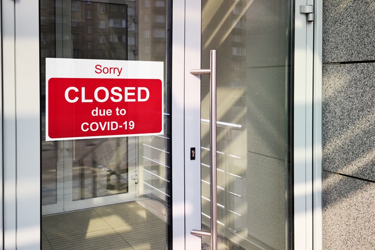 Closed due to COVID sign