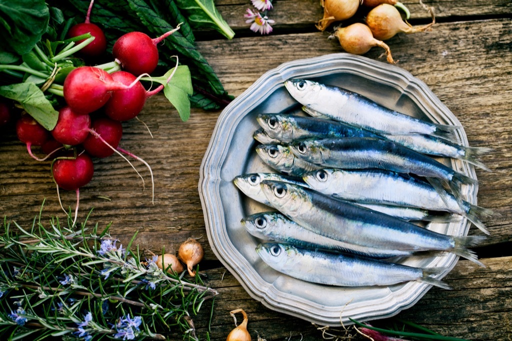 Sardines, healthy food, which is one of the best anti-aging foods for men north of 40. 