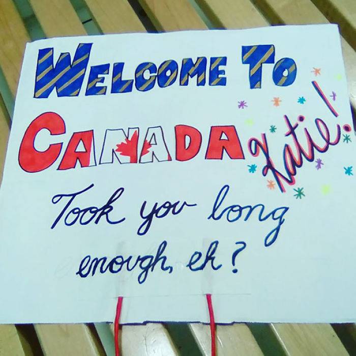 Funny Creative Airport Greeting Signs That Impossible to Miss [85 pics]
