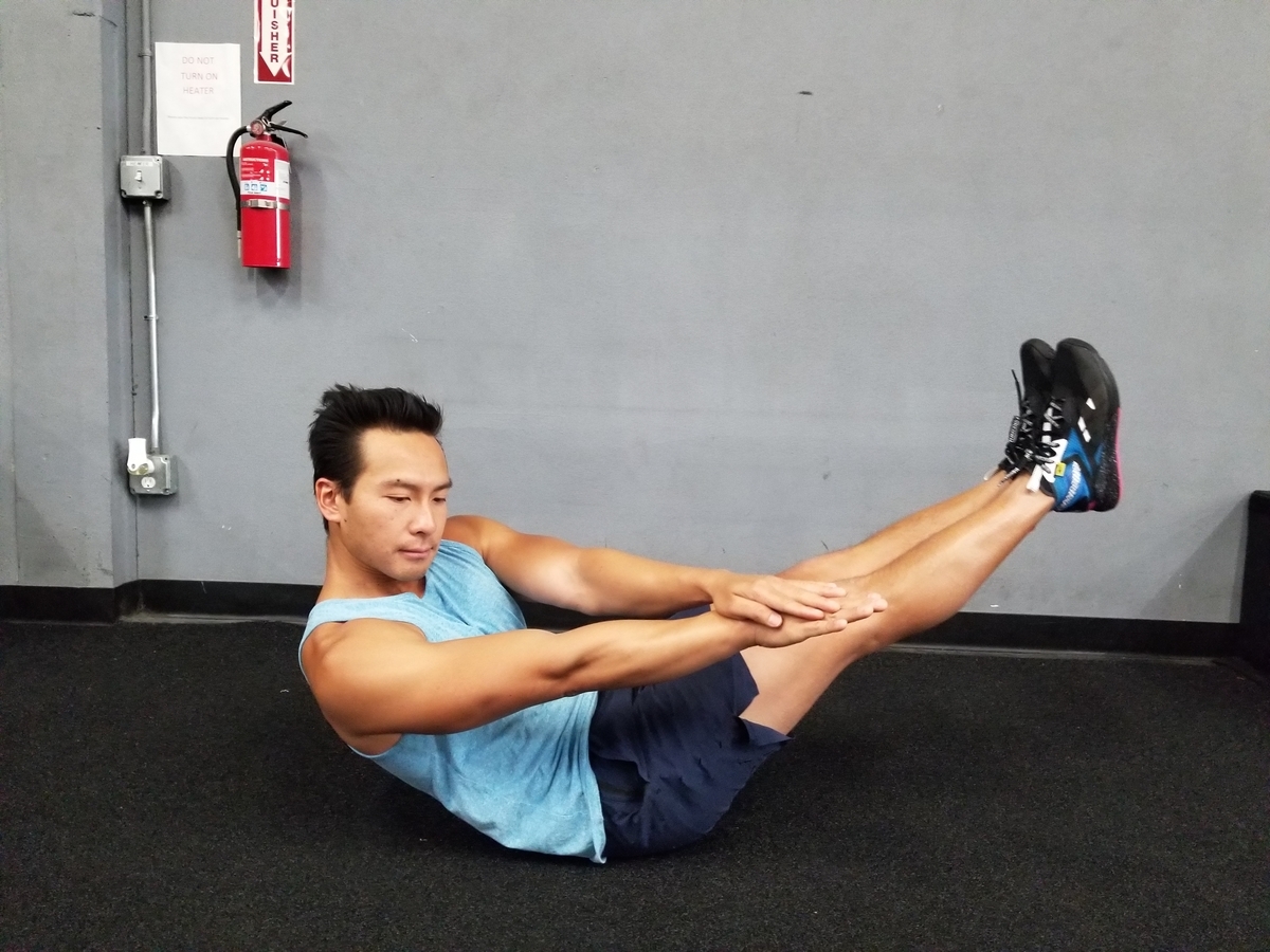 V Twist abs exercise