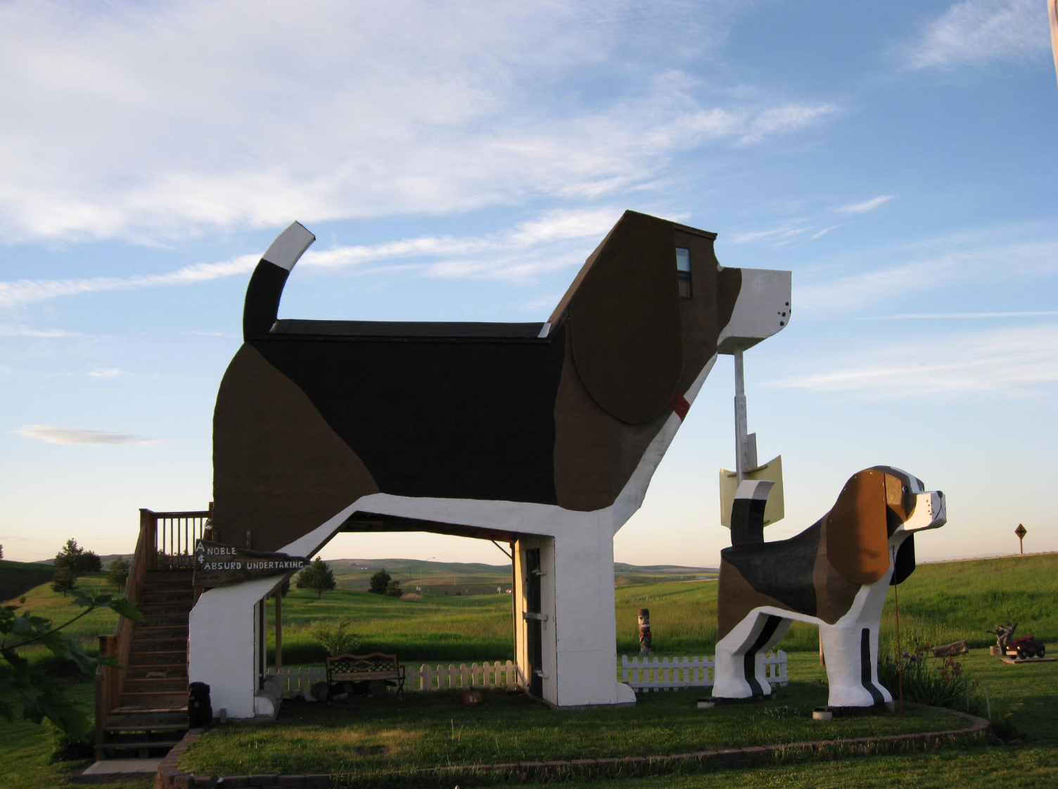 Dog Bark Park Inn Idaho Outrageous Hotels