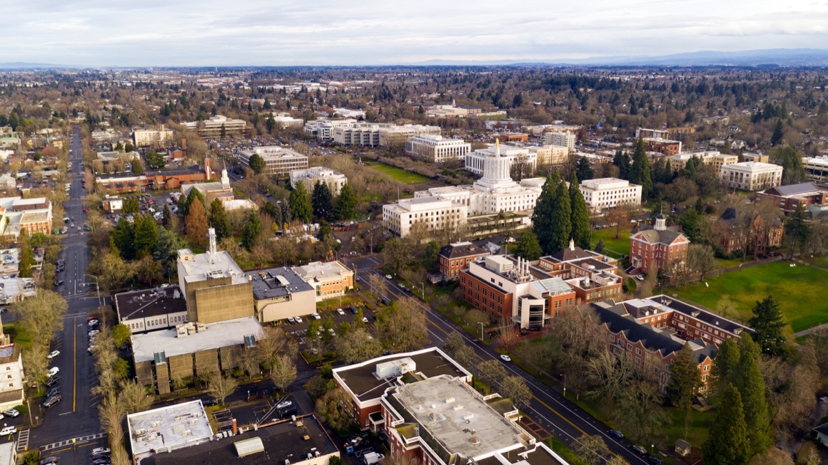 Shutterstock salem oregon state capitol buildings