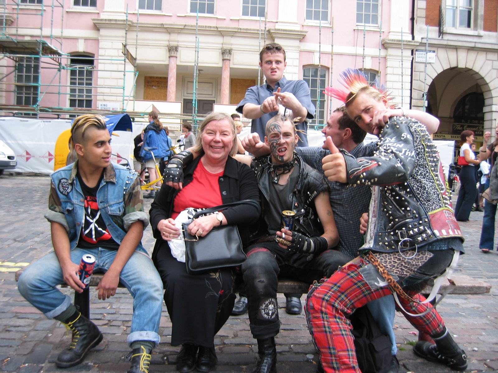 How to Travel on a Budget - Our 10 Useful Tips