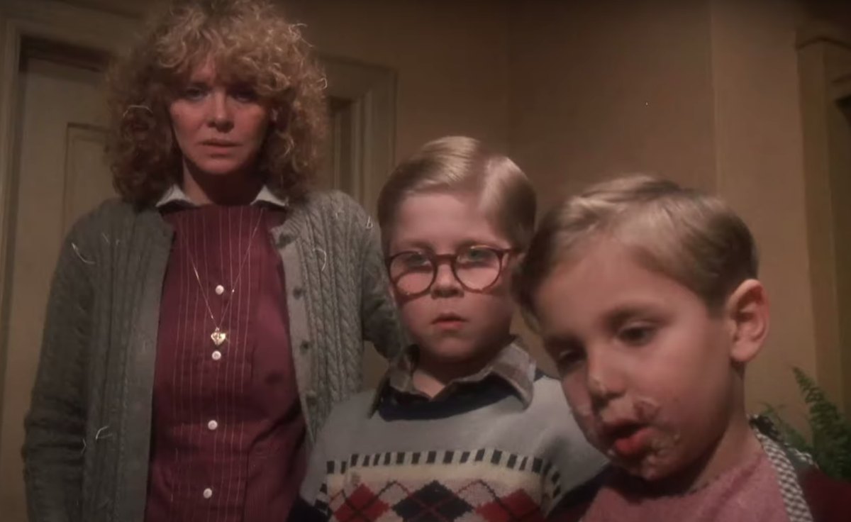 Melinda Dillon, Peter Billingsley, and Ian Petrella in