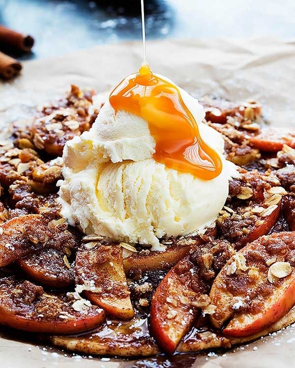 apple crumb flatbread