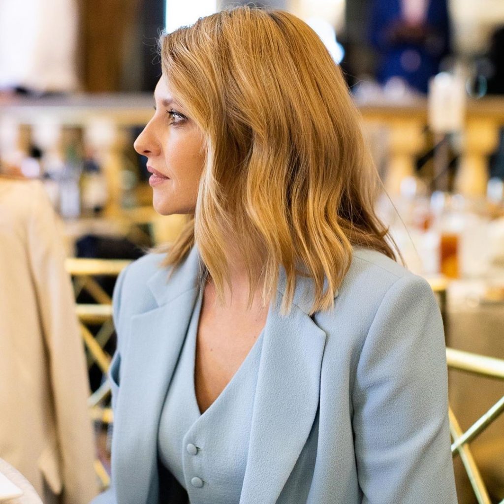 Стильный костюм-тройка | Стиль Елены Зеленской: 8 модных луков первой леди Украины | Her Beauty