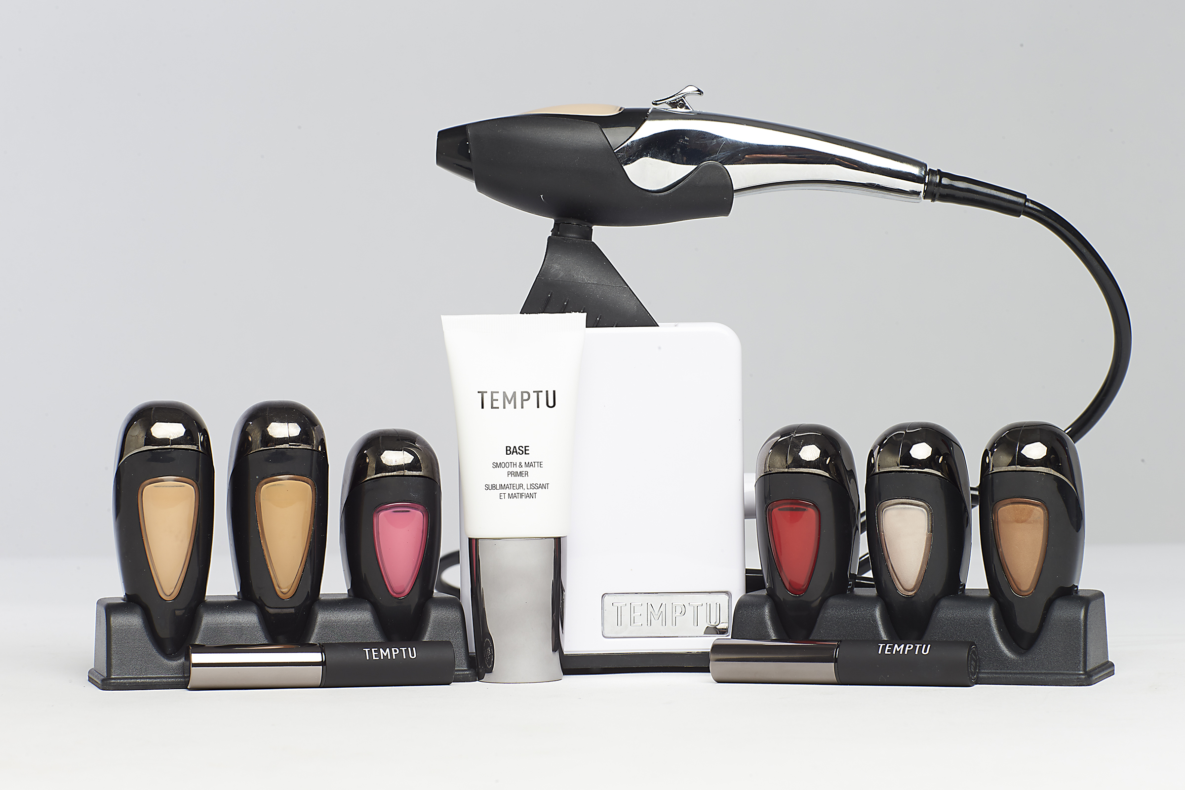 9. Airbrush Makeup System - Top 10 Beauty Gadgets
