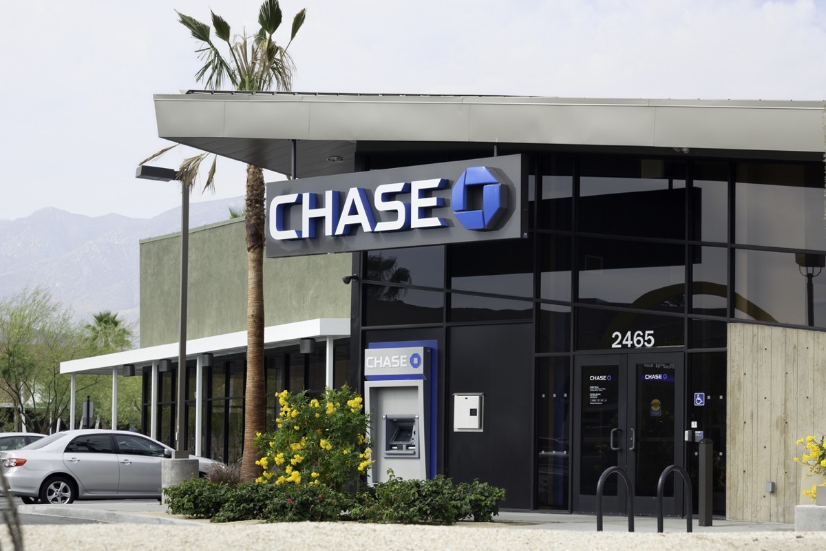 A Chase Bank branch and ATM in Palm Springs