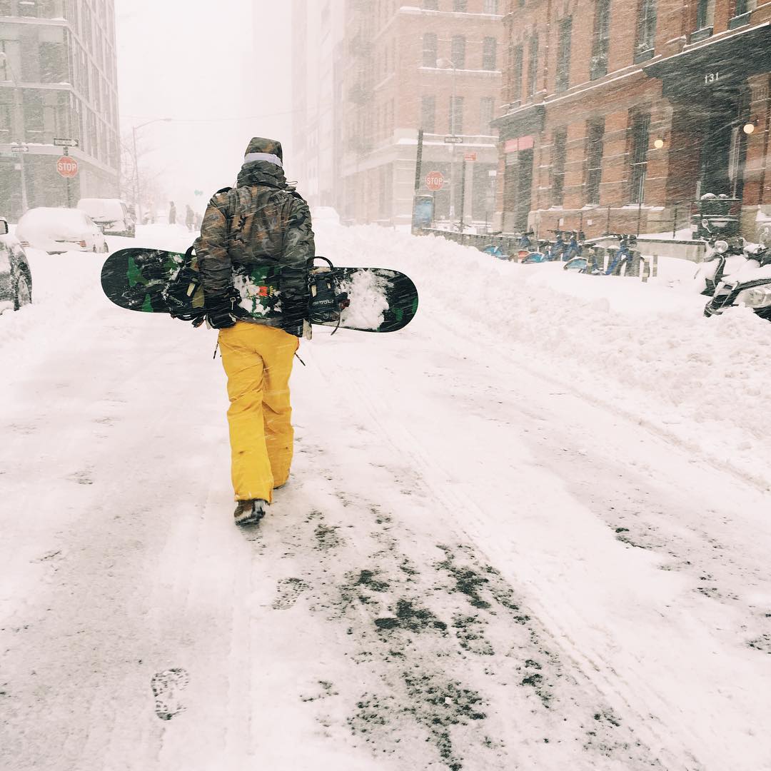 how_were_celebs_surviving_during_snowstorm_jonas_blizzard2016_11