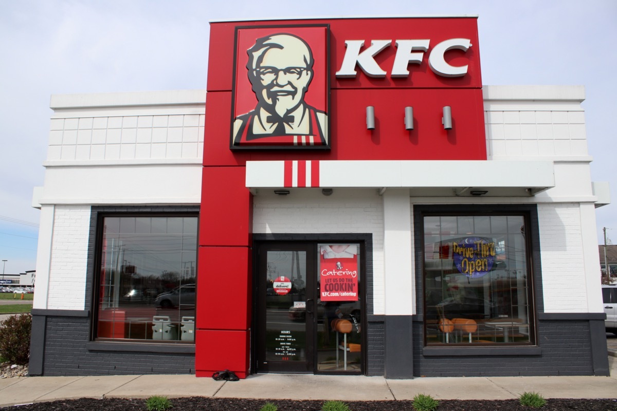 the exterior of a KFC restaurant in Columbus, Ohio