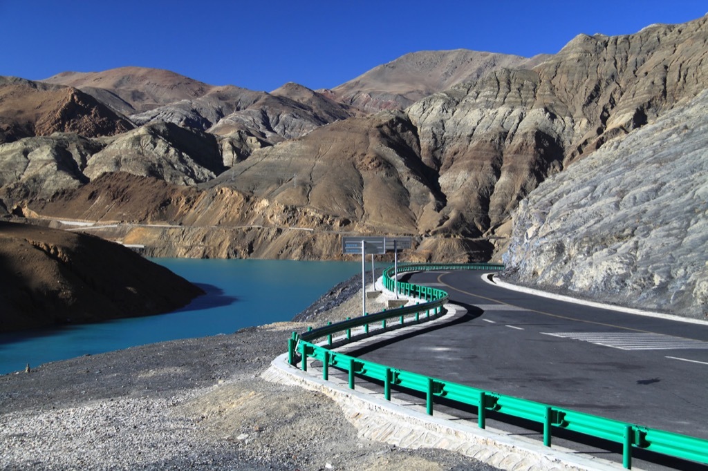 40 roads everyone should drive