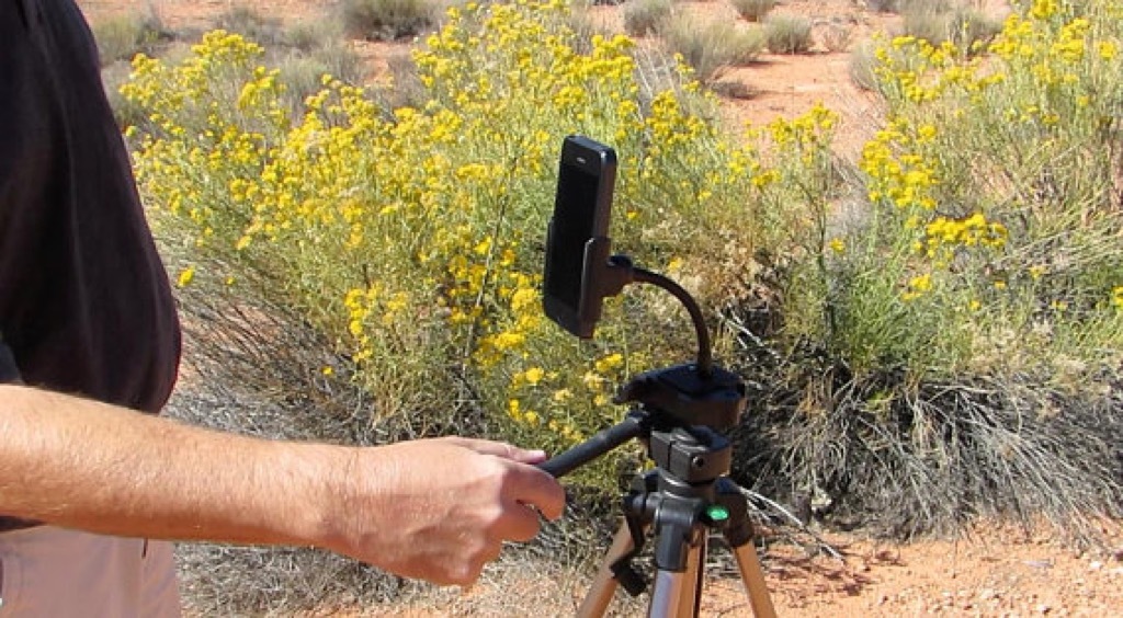 smartphone tripod