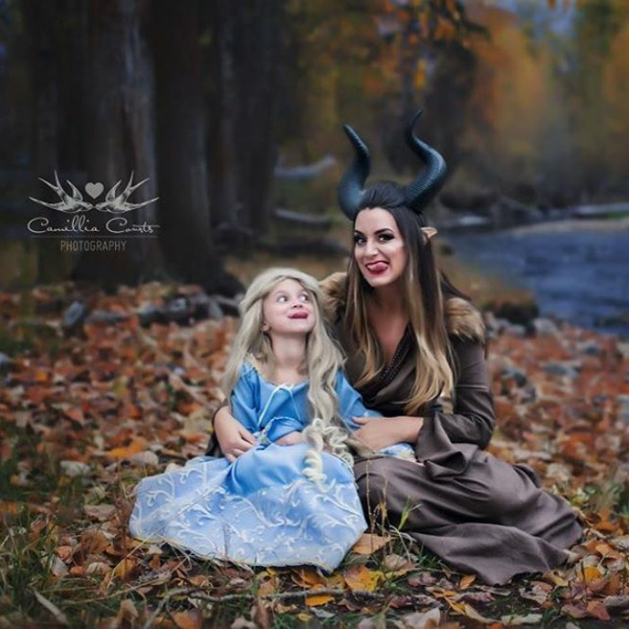 Adorable_Cosplay_Duo_7-Year-Old_Daughter_And_Mom_Dress_Up_As_Disney_Characters_11