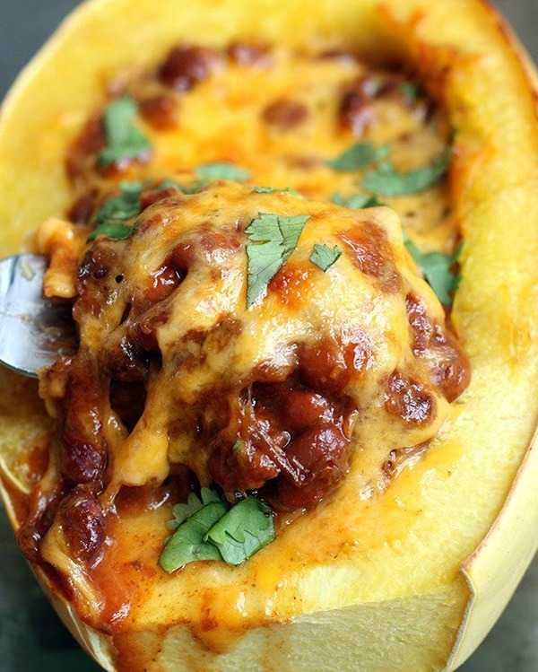chili stuffed spaghetti squash