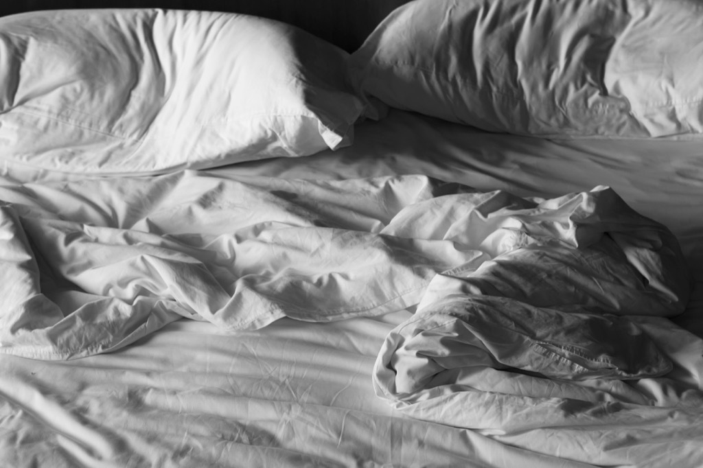messy bed, pet peeves in relationships