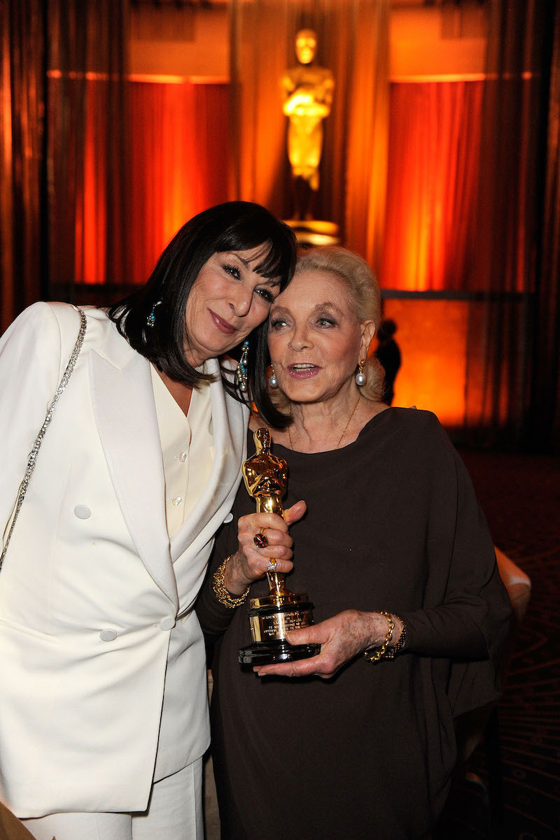 Anjelica Huston and Lauren Bacall at the 2009 Governors Awards