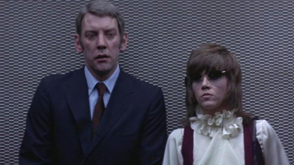 donald sutherland and jane fonda in