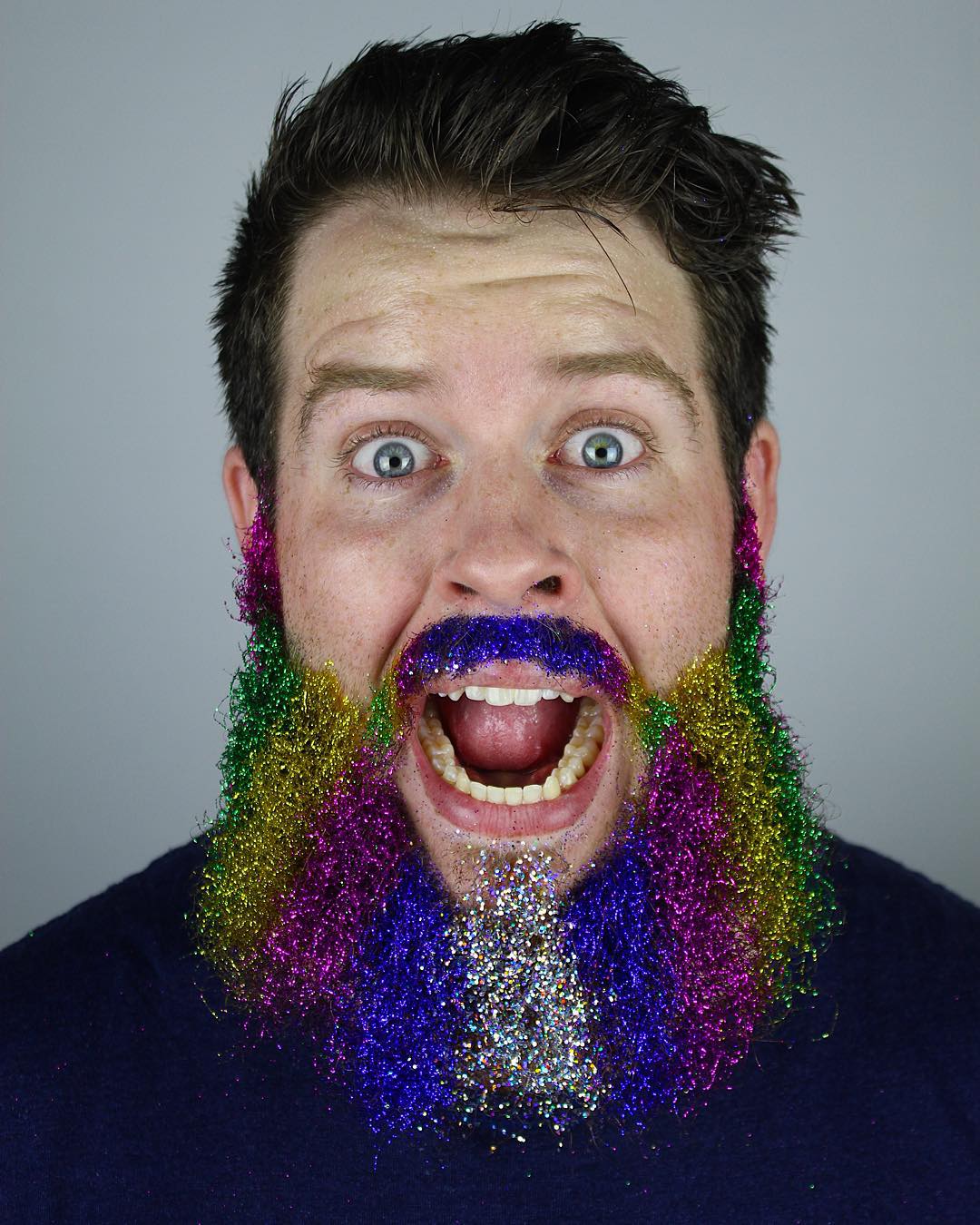 13_spectacular_glitter_beards_on_instagram_02
