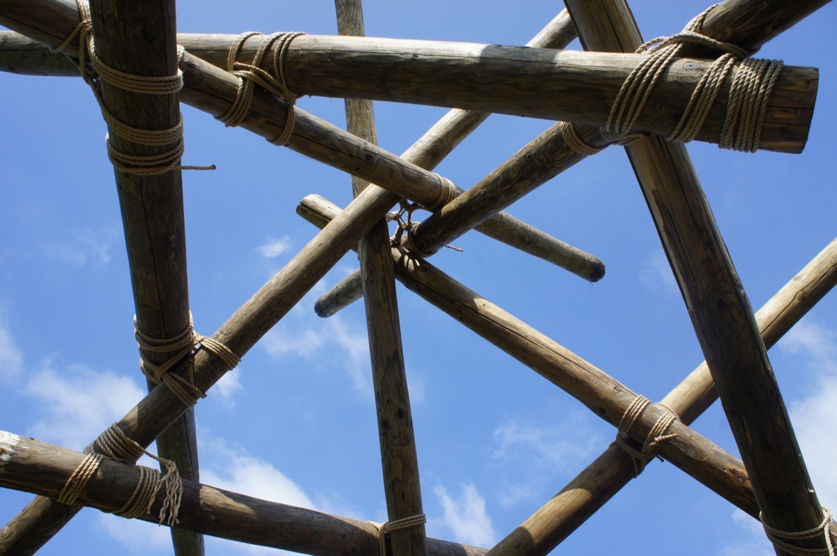 high lashing with sky - Image