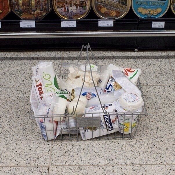 how-to-surprise-a-cashier-at-the-supermarket-06